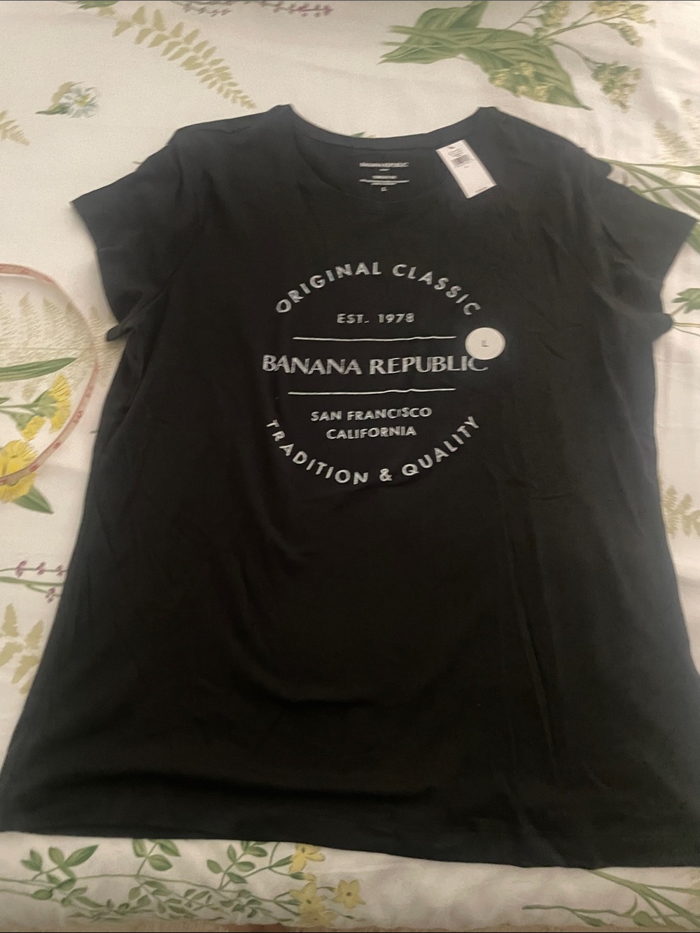 Banana Republic Black Graphic Short Sleeve Tee